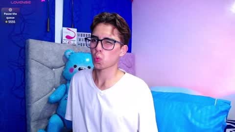 Owen  Independent model  online show from 01/29/25, 06:54