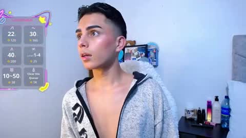 Owen  Independent model  online show from 12/03/25, 11:58