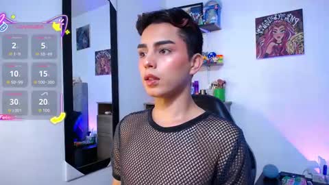 Owen  Independent model  online show from 03/21/26, 11:04