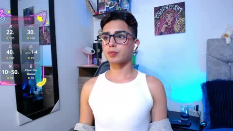 Owen  Independent model  online show from 04/08/26, 07:08