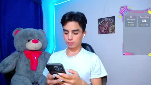 Owen  Independent model  online show from 05/11/26, 05:35