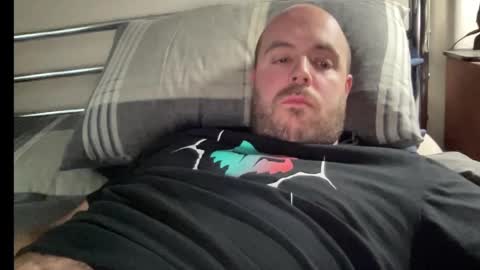 Snapshot of owenfn2 chatting on 12/17/24, 02:33 Owen2022 online show from 12/17/24, 02:33