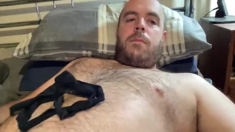 Snapshot of owenfn2 chatting on 10/27/25, 07:23 Owen2022 online show from 10/27/25, 07:23