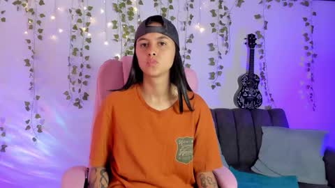 Snapshot of owenfoxx1 chatting on 11/10/25, 03:33 Owen foxx online show from 11/10/25, 03:33