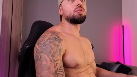 Maximus Owen online show from 11/12/25, 07:57