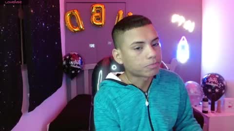 Snapshot of owenstone chatting on 01/04/25, 07:44 OWEN online show from 01/04/25, 07:44