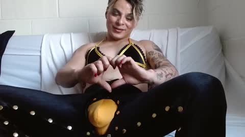 Jeannifer online show from 12/16/24, 09:31