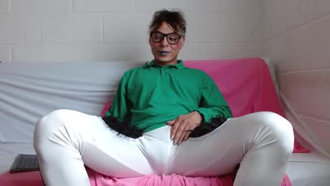 Jeannifer online show from 12/28/24, 07:22