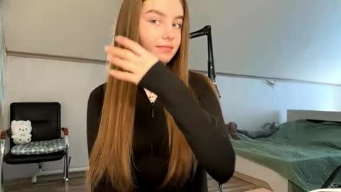 Snapshot of oziedootson chatting on 03/15/26, 05:13 Kate online show from 03/15/26, 05:13