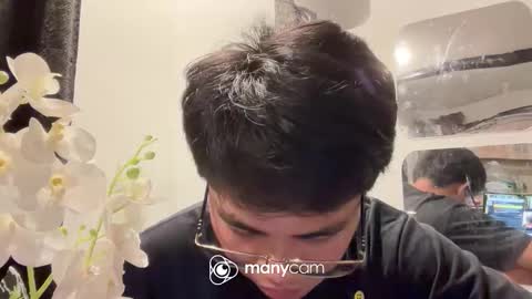 Snapshot of p1noytwink_ chatting on 10/20/25, 10:27 Terrence online show from 10/20/25, 10:27