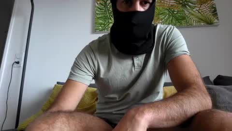 Snapshot of p3dro3scobar chatting on 05/13/26, 11:29 p3dro3scobar online show from 05/13/26, 11:29