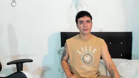 Snapshot of p_jhon chatting on 01/08/25, 01:42 P online show from 01/08/25, 01:42