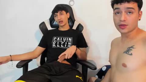 Snapshot of p_jhon chatting on 02/17/25, 05:10 P online show from 02/17/25, 05:10