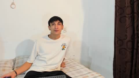 Snapshot of p_jhon chatting on 03/02/25, 04:17 P online show from 03/02/25, 04:17