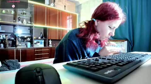 Ella online show from 02/17/25, 06:42