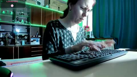 Ella online show from 03/11/25, 02:40