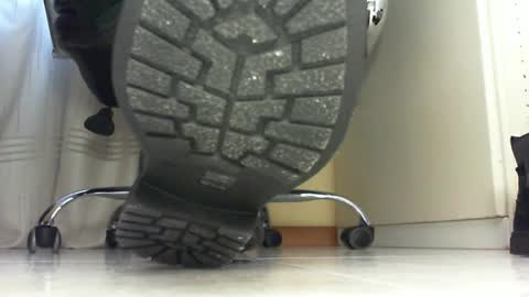 Snapshot of pablomenesssl chatting on 01/17/25, 03:32 Pablo Meness online show from 01/17/25, 03:32