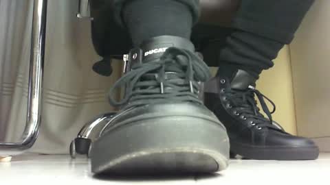 Snapshot of pablomenesssl chatting on 01/18/25, 05:59 Pablo Meness online show from 01/18/25, 05:59