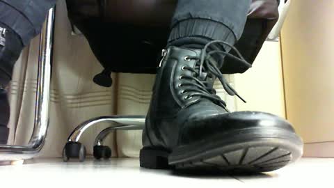 Snapshot of pablomenesssl chatting on 01/22/25, 11:43 Pablo Meness online show from 01/22/25, 11:43