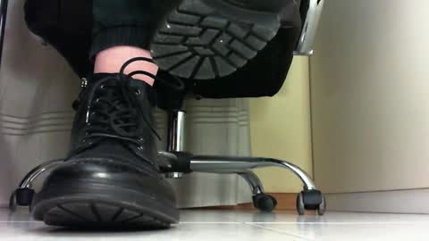 Snapshot of pablomenesssl chatting on 01/28/25, 06:17 Pablo Meness online show from 01/28/25, 06:17