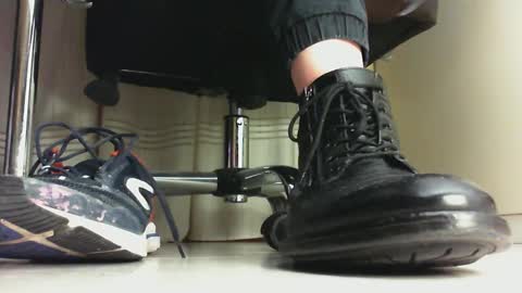 Snapshot of pablomenesssl chatting on 02/08/25, 11:02 Pablo Meness online show from 02/08/25, 11:02