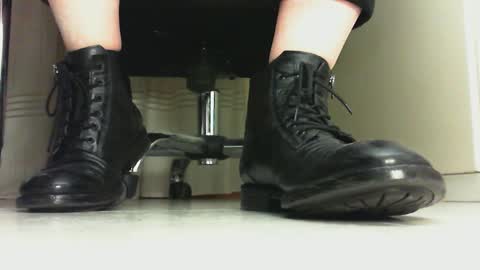 Snapshot of pablomenesssl chatting on 02/18/25, 08:14 Pablo Meness online show from 02/18/25, 08:14