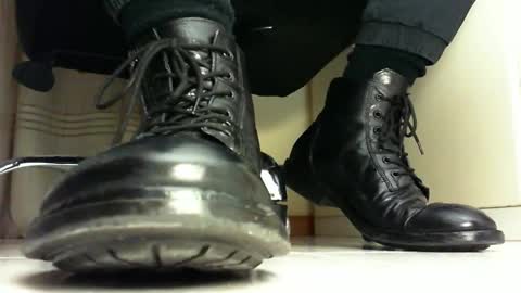 Snapshot of pablomenesssl chatting on 02/20/25, 05:18 Pablo Meness online show from 02/20/25, 05:18