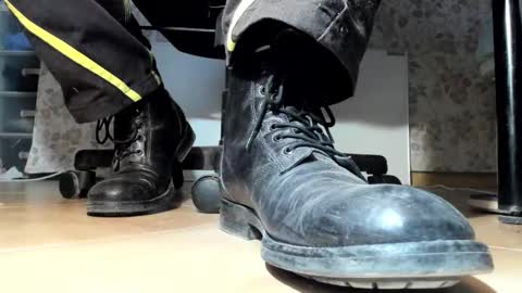 Snapshot of pablomenesssl chatting on 11/11/25, 05:46 Pablo Meness online show from 11/11/25, 05:46