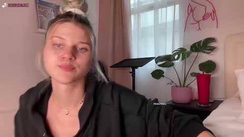 Snapshot of paigepawg chatting on 02/22/26, 03:10 PaigePawg online show from 02/22/26, 03:10