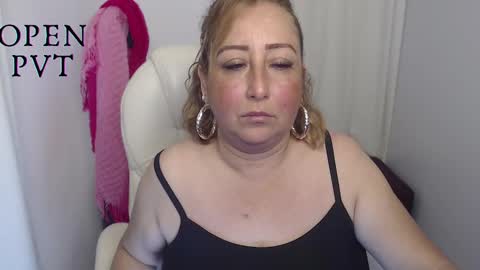 Snapshot of paiperhalliwey chatting on 02/02/25, 03:17 paiperhalliwey online show from 02/02/25, 03:17