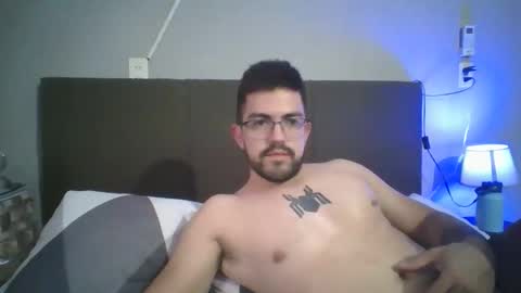 Snapshot of pajero1210 chatting on 11/16/25, 09:09 pajero1210 online show from 11/16/25, 09:09