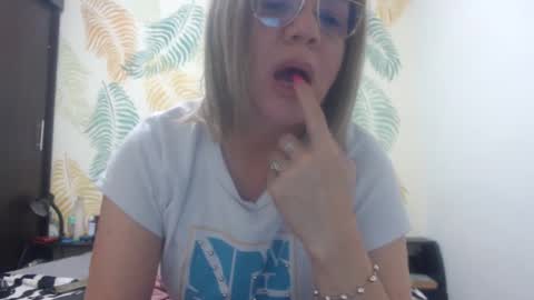 paloma online show from 09/17/25, 11:39