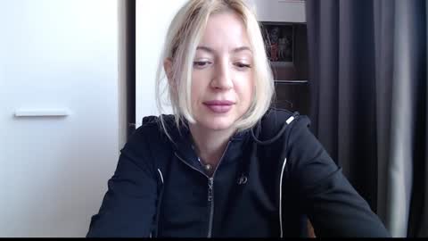 Snapshot of pam_fans chatting on 09/19/25, 07:32 BABE online show from 09/19/25, 07:32