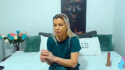 PAMEL ISSY online show from 01/05/25, 03:02