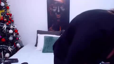 PAMEL ISSY online show from 12/01/25, 12:32