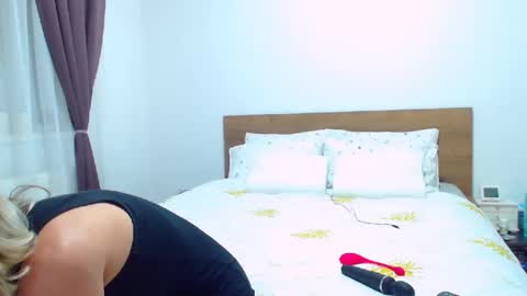 PAMEL ISSY online show from 03/23/26, 07:12