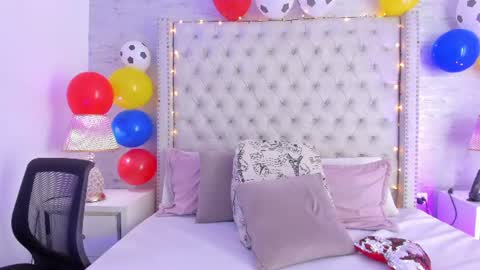 Snapshot of pamelamiler_ chatting on 07/15/26, 12:43 TELL ME PAMELLA AND GIVE ME A GOOD GRADE ITS IMPORTANT online show from 07/15/26, 12:43