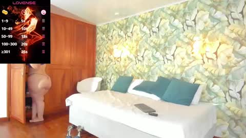 Snapshot of pamelarizzo_ chatting on 01/28/25, 03:35 Pamela 3 online show from 01/28/25, 03:35