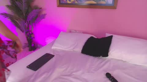 Pammela Smith online show from 12/13/25, 08:47