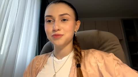 Snapshot of pamulahallquist chatting on 05/27/26, 03:09 Lia online show from 05/27/26, 03:09