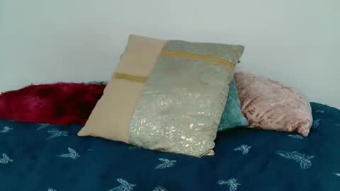 pandora_gu1 online show from 11/30/25, 06:34