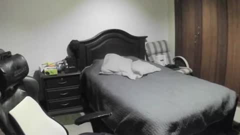 Snapshot of panoramix8080 chatting on 10/29/25, 05:10 panoramix8080 online show from 10/29/25, 05:10