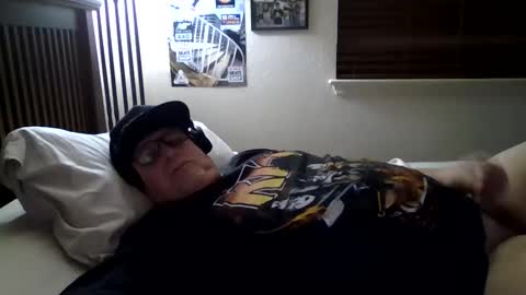 panos online show from 05/19/26, 06:42