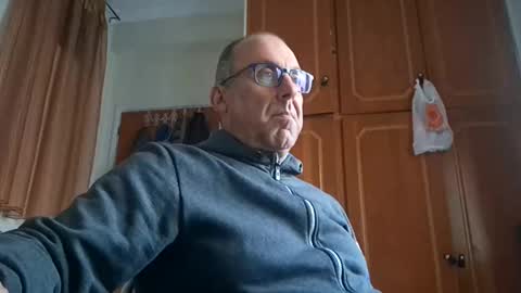 pansak1973 online show from 12/30/24, 10:21