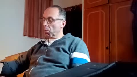 pansak1973 online show from 02/15/25, 12:54