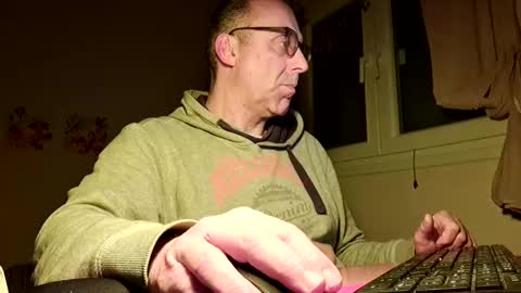 pansak1973 online show from 02/23/25, 05:29