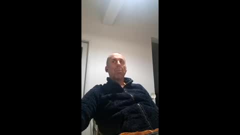 pansak1973 online show from 12/15/25, 07:07