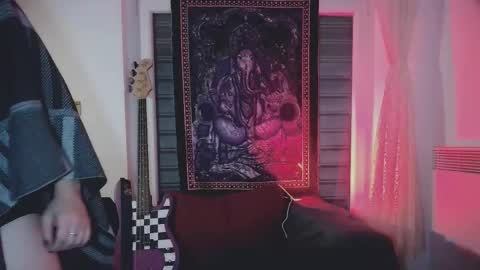 In bio online show from 10/22/25, 02:56