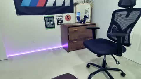 Snapshot of pantyboy2000 chatting on 02/21/26, 02:45 Dash Riprock online show from 02/21/26, 02:45