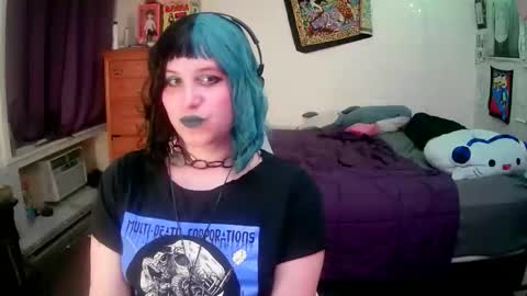 Snapshot of pantygirl929135 chatting on 04/16/26, 02:01 Princess online show from 04/16/26, 02:01